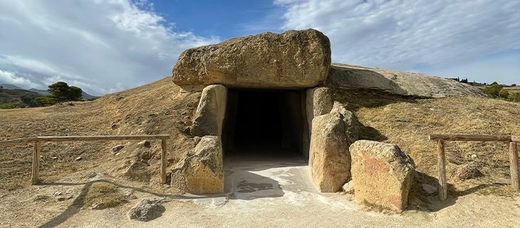 Entre menires e dólmens – Uma viagem aos primórdios do megalitismo na Península Ibérica